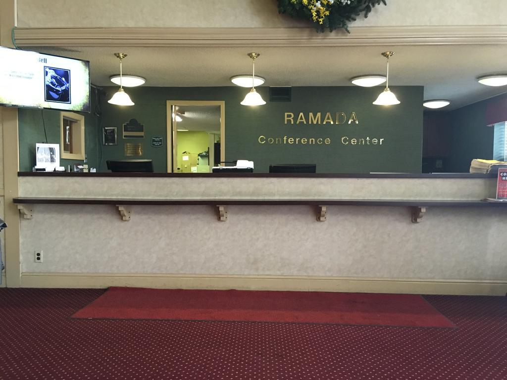 Ramada Conference Center Hotel มอร์แกนทาวน์ ภายนอก รูปภาพ