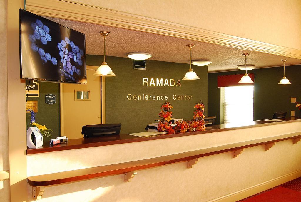 Ramada Conference Center Hotel มอร์แกนทาวน์ ภายนอก รูปภาพ